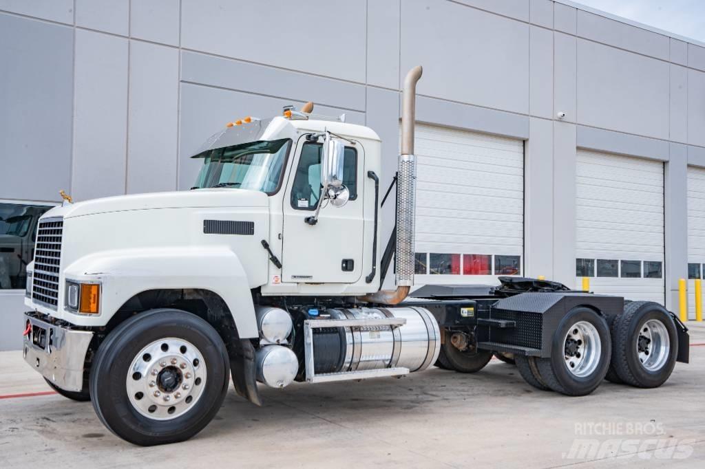 Mack Pinnacle 64T Sattelzugmaschinen