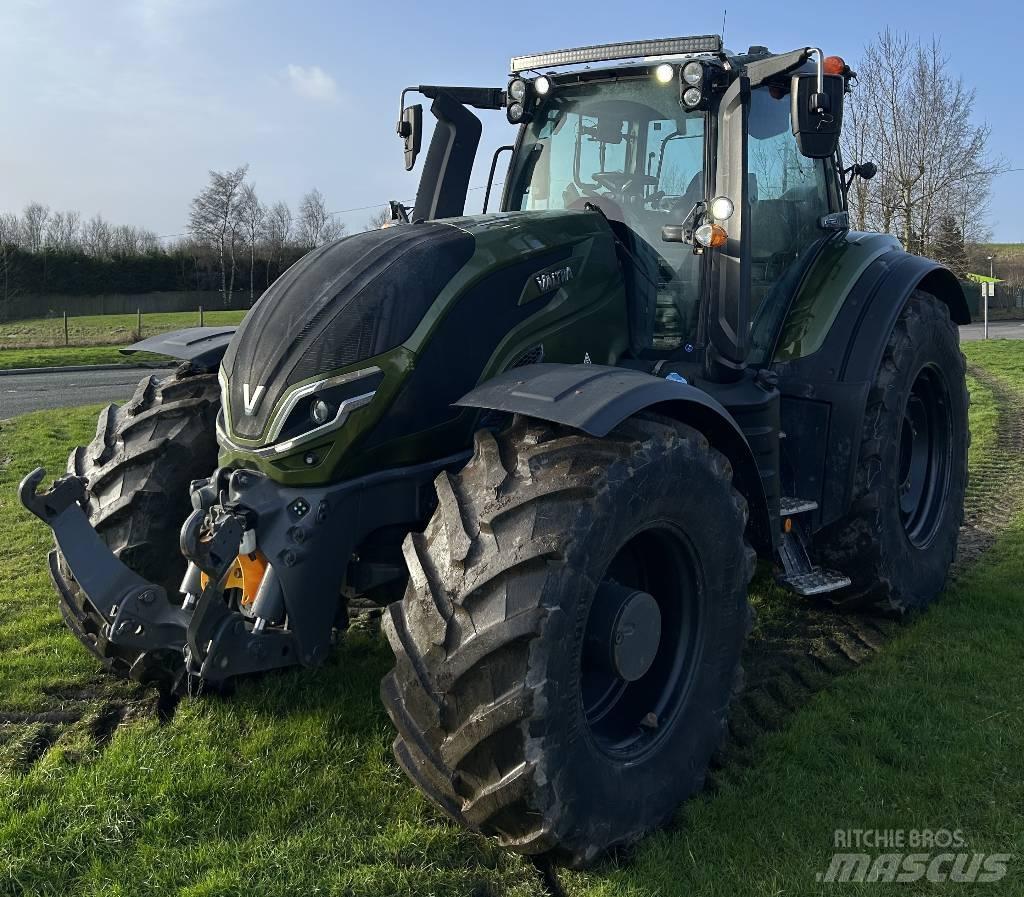 Valtra T235 Traktoren