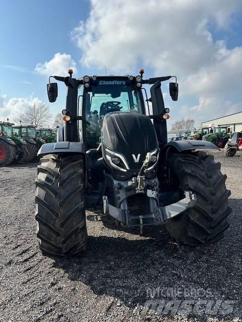 Valtra T 235 D Traktoren