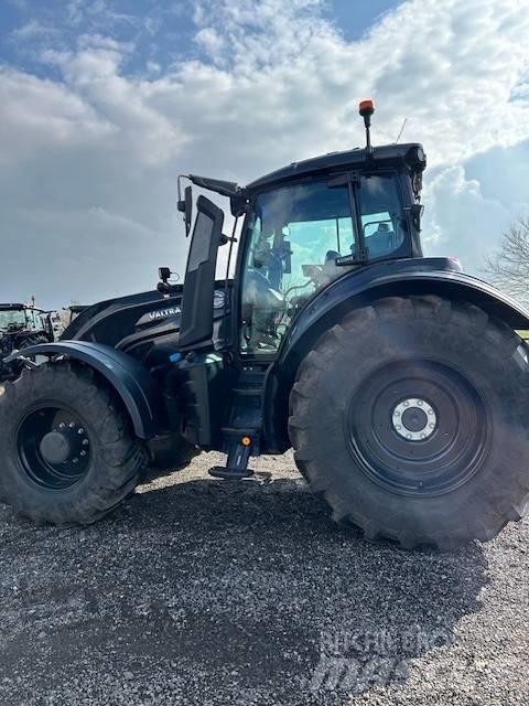 Valtra T 235 D Traktoren