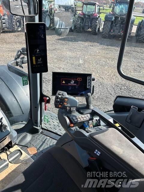 Valtra T 235 D Traktoren