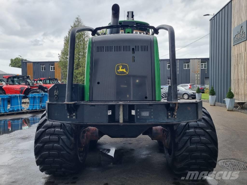 John Deere 1270 G Harvester