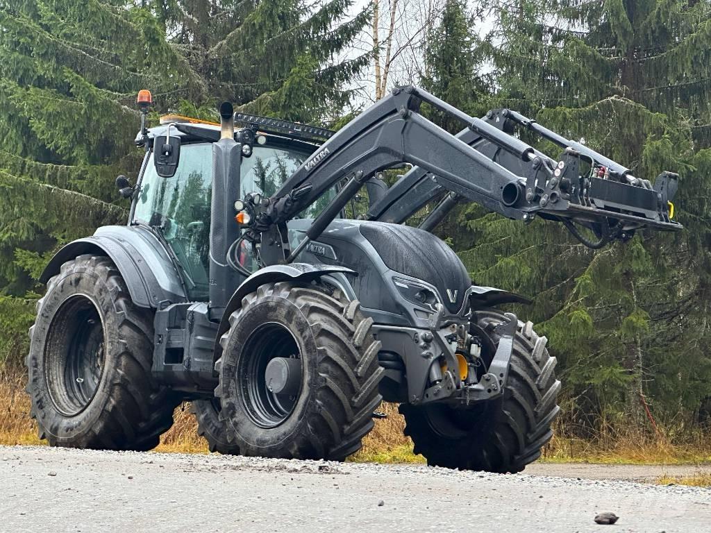 Valtra T 234 V Traktoren