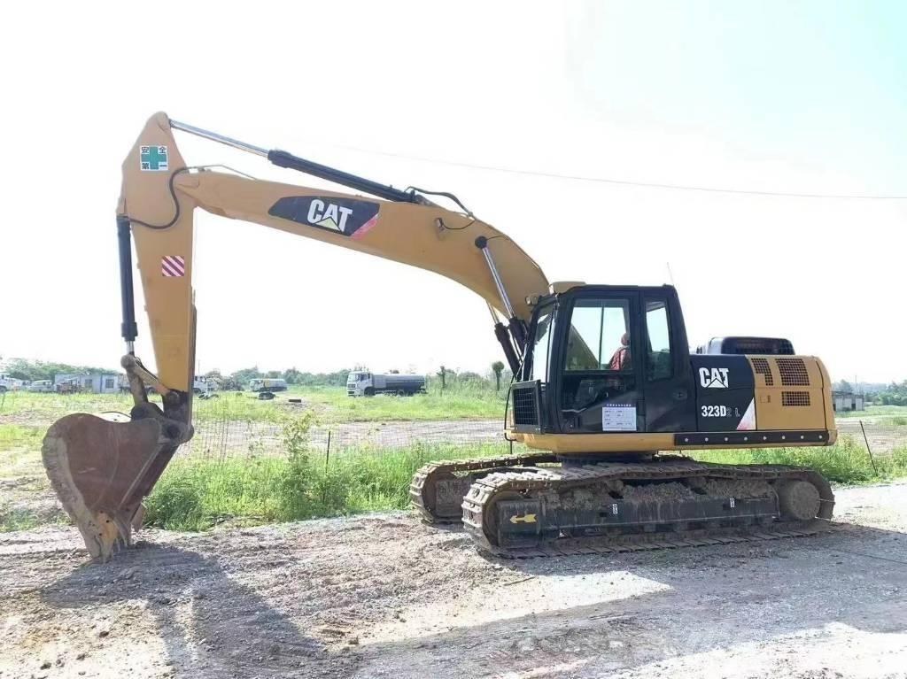 CAT 323D Raupenbagger