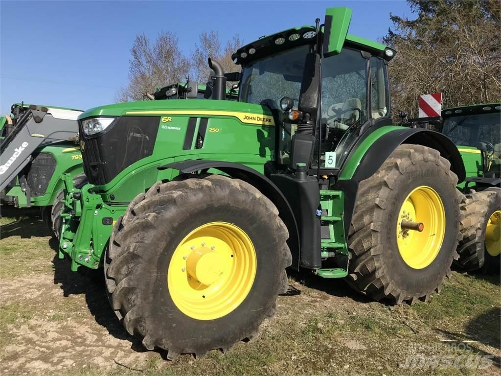 John Deere 6R 250 Traktoren