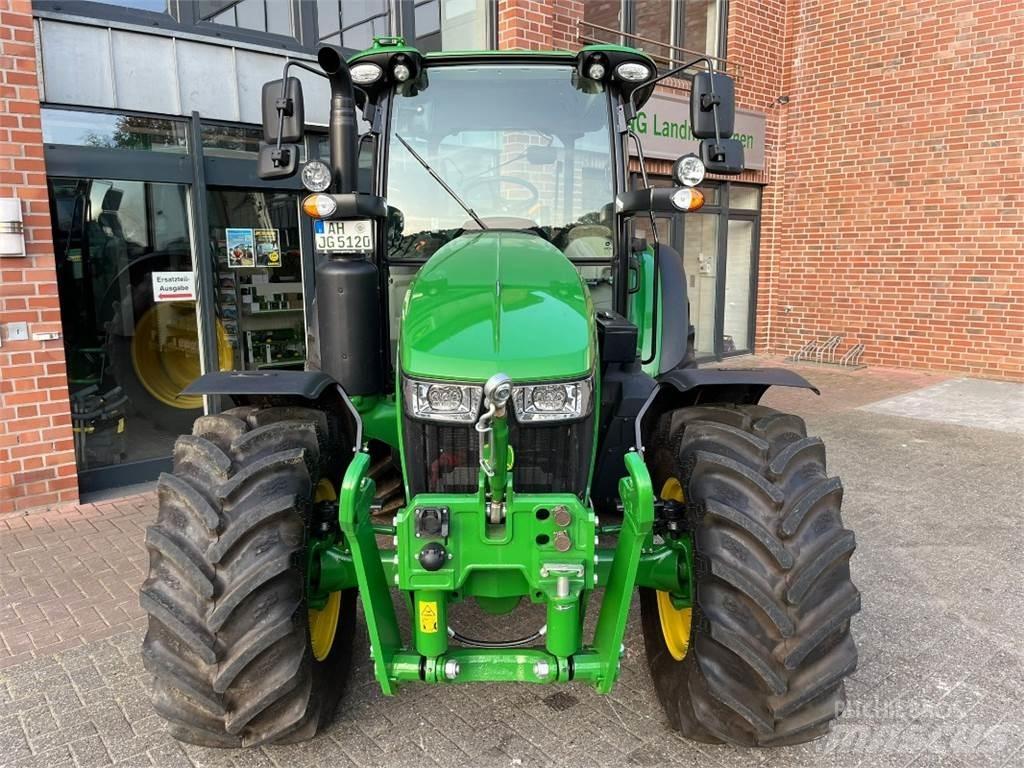 John Deere 5120M Traktoren