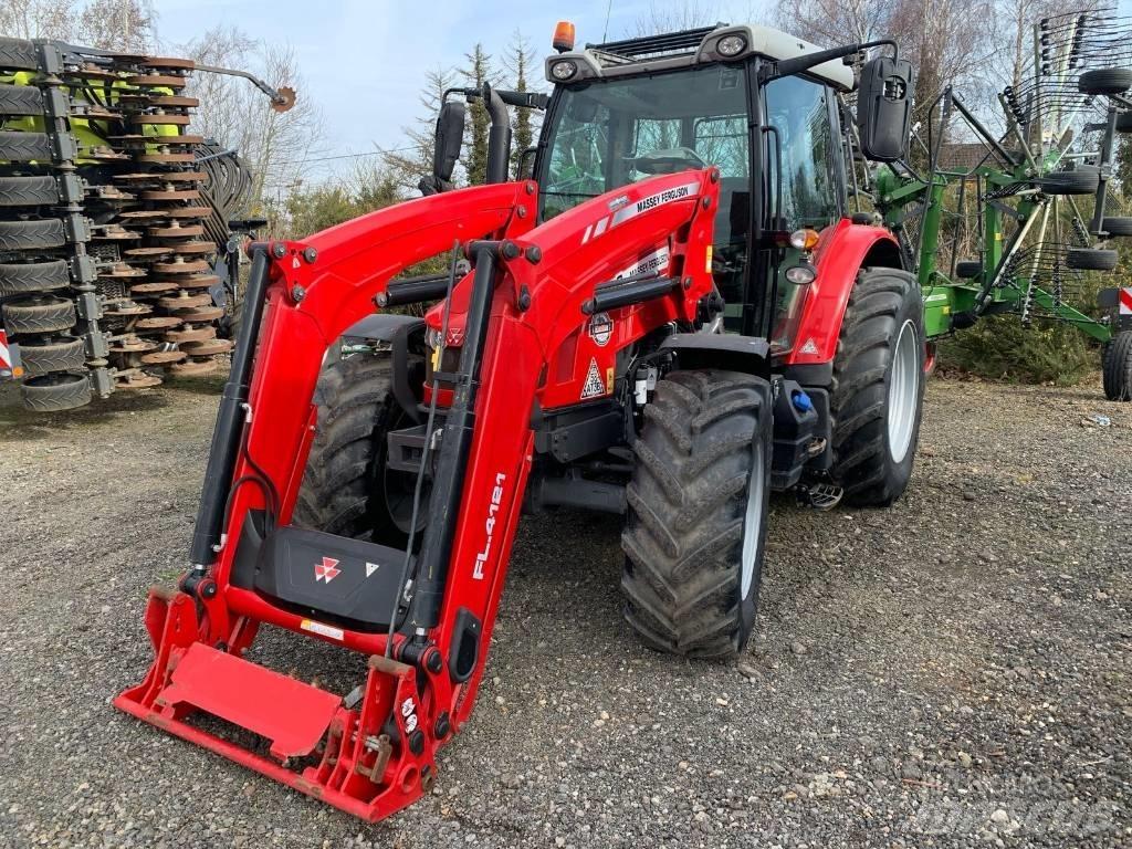 Massey Ferguson 5712 Traktoren