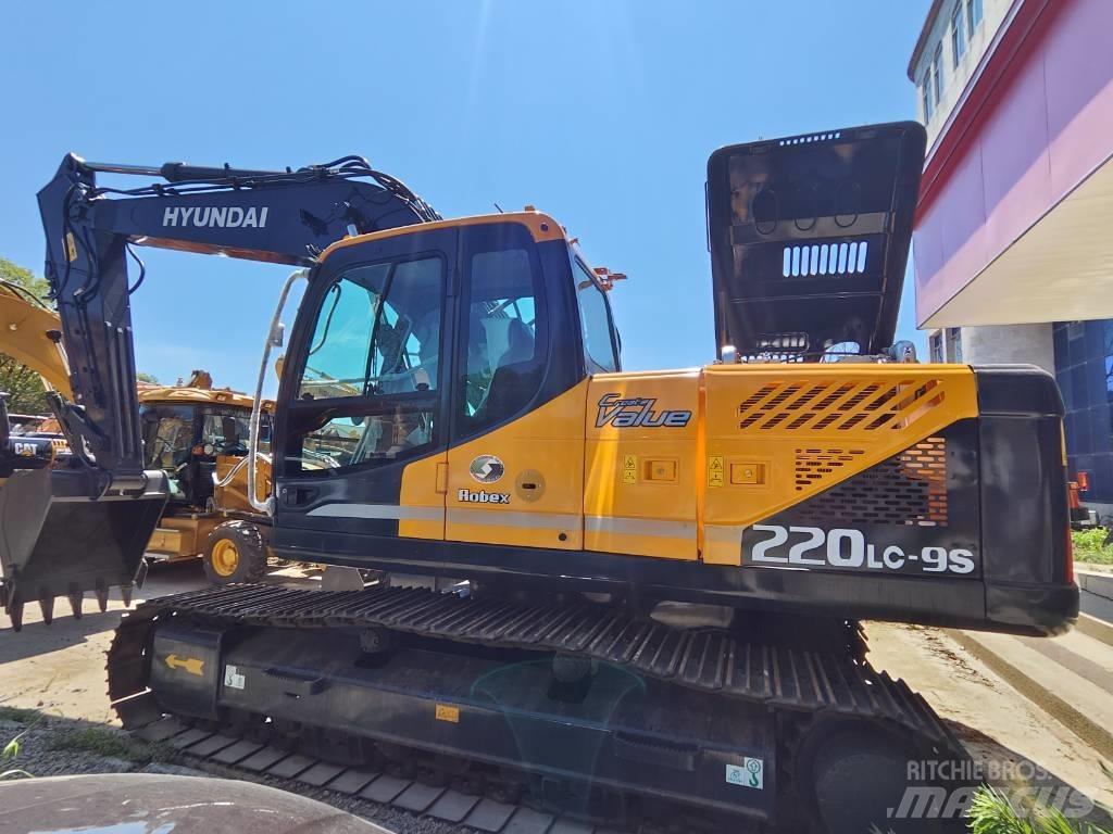 Hyundai Robex 220 LC Raupenbagger