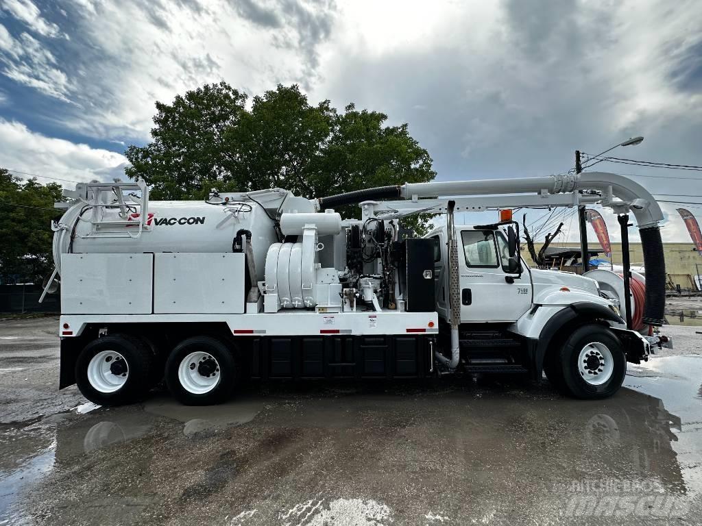 International 7400 Saug- und Druckwagen