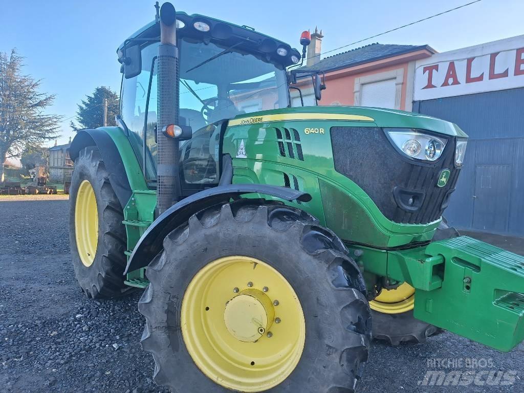 John Deere 6140 R Traktoren