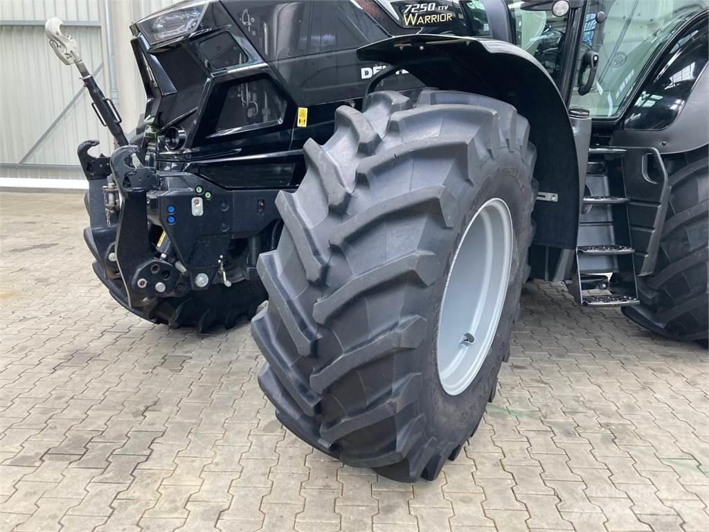 Deutz-Fahr 7250TTV Traktoren