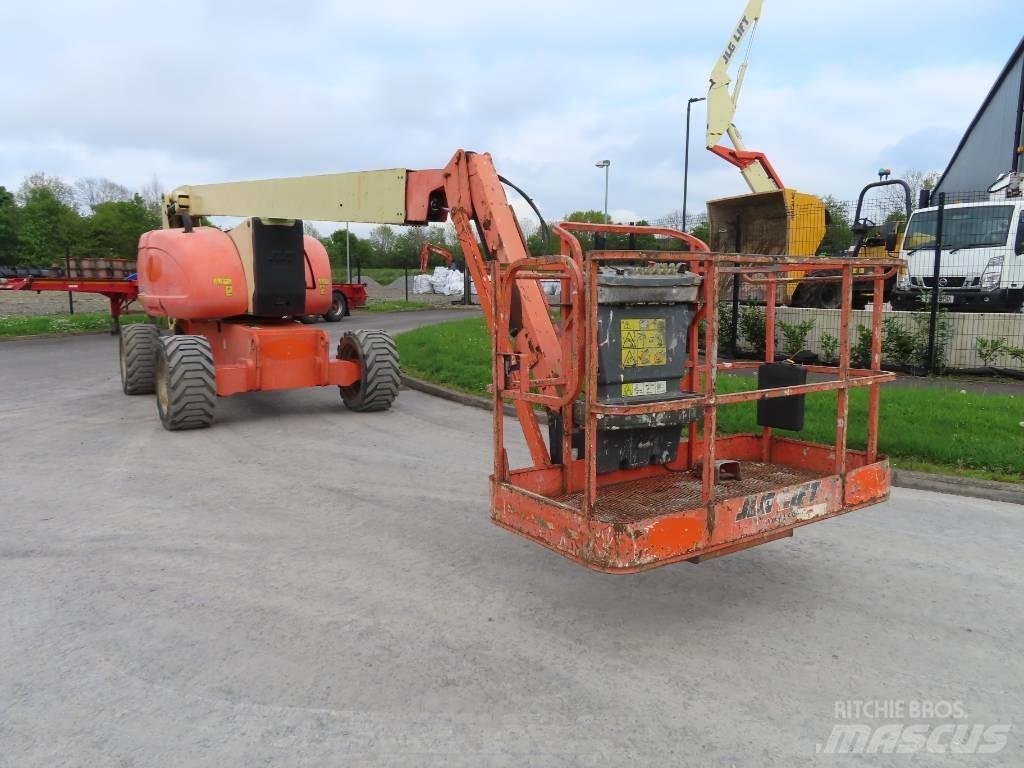 JLG 800 AJ Gelenkteleskoparbeitsbühnen