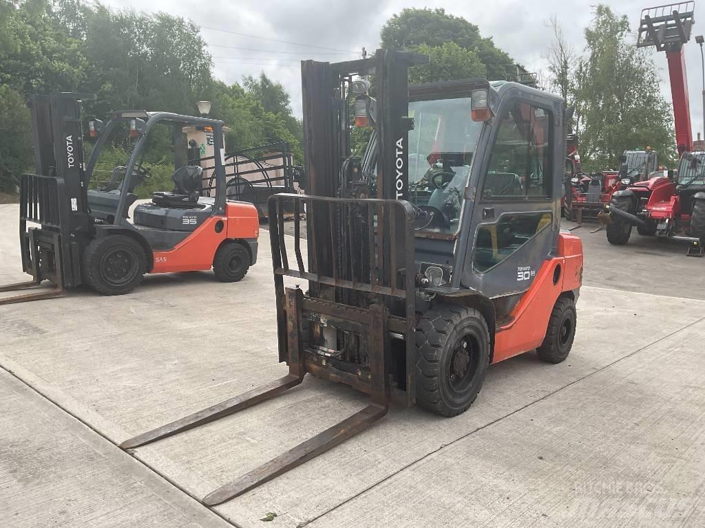 Toyota 02-8 FDF 30 Diesel heftrucks