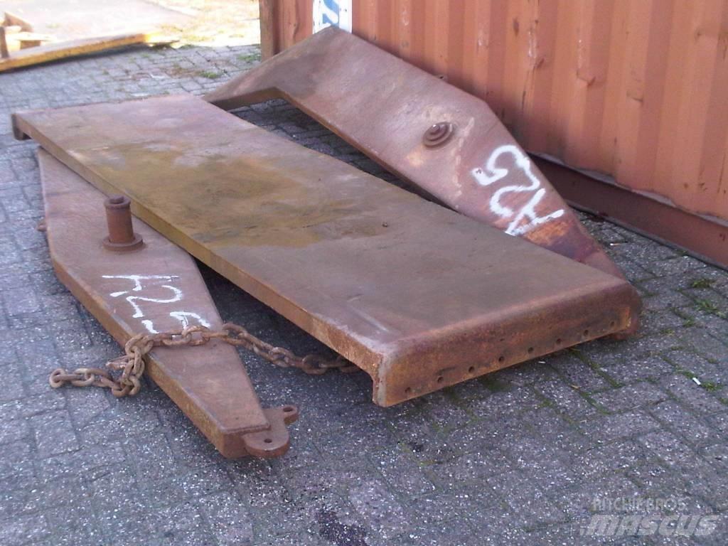 Volvo A25 tailgates Chassis