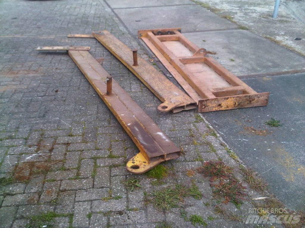Volvo A25 tailgates Chassis