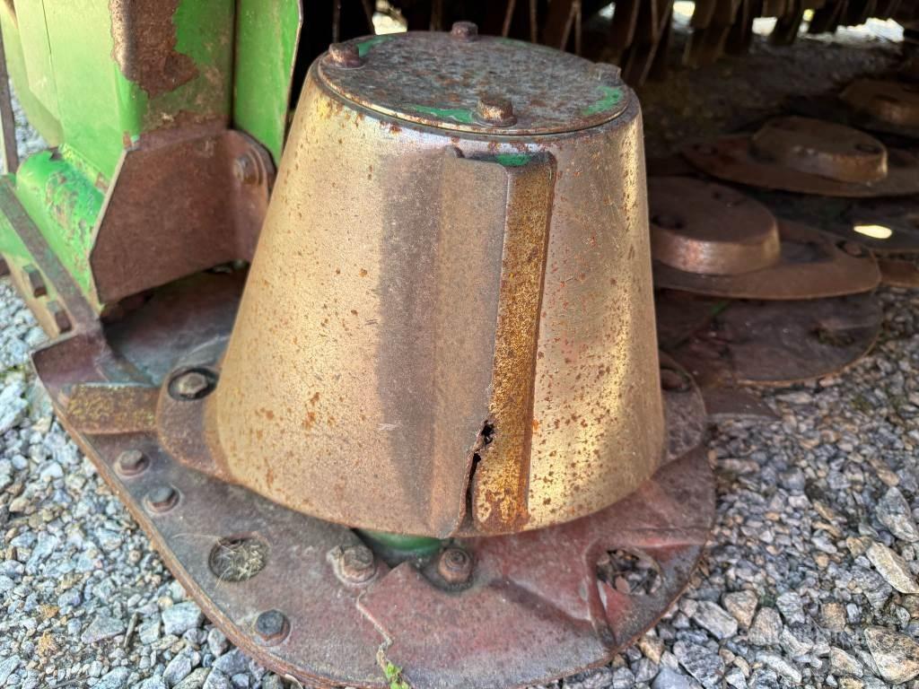 John Deere 131 Gezogene und selbstfahrende Mäher