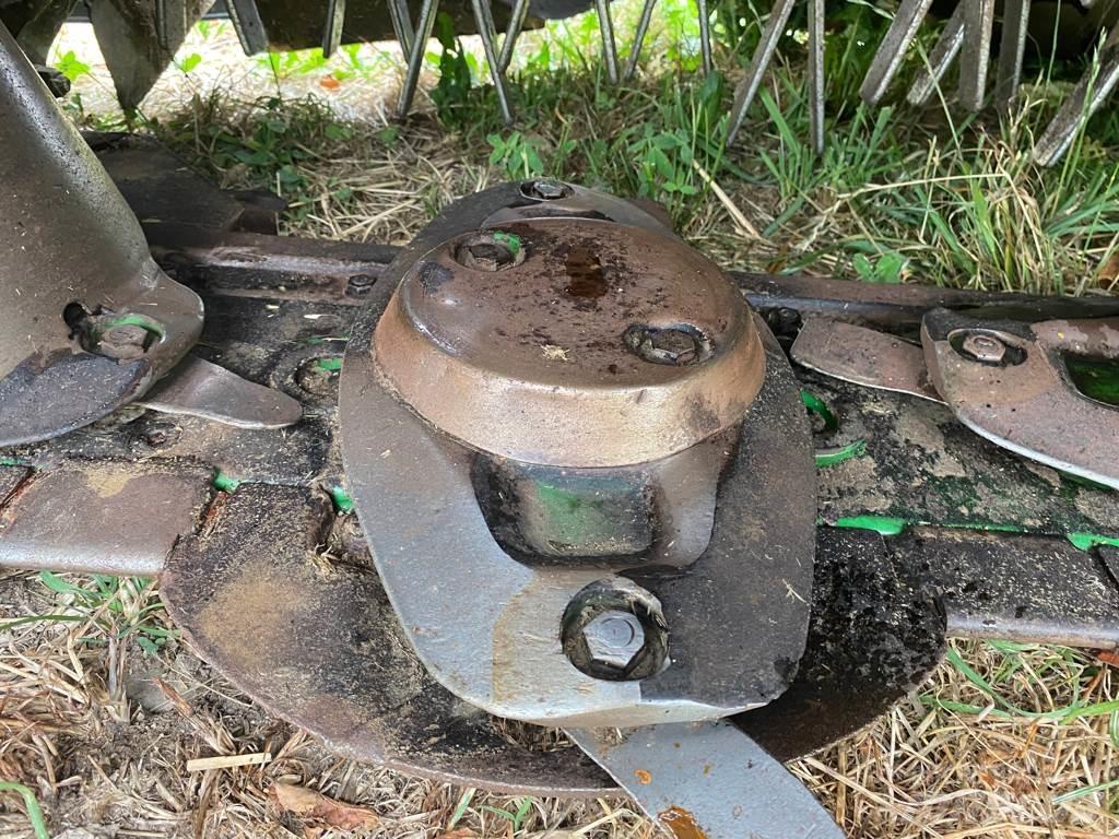John Deere 131 Gezogene und selbstfahrende Mäher
