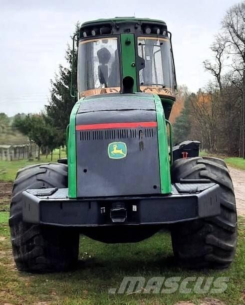 John Deere 1070 E Harvester