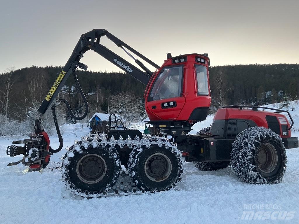 Komatsu 951 Harvester