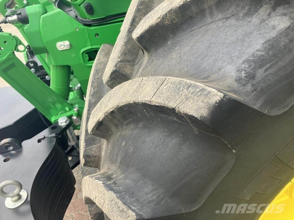 John Deere 6M250 Traktoren