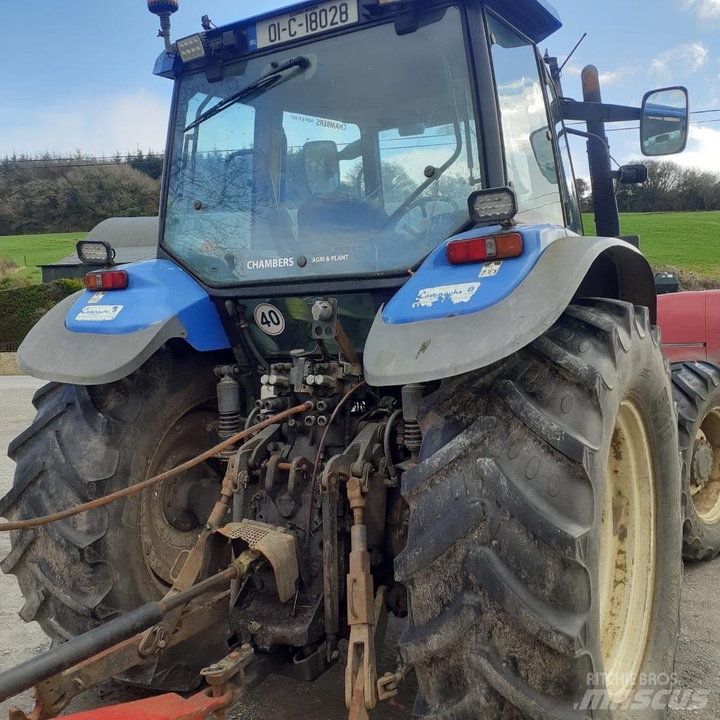 New Holland TM 135 Traktoren
