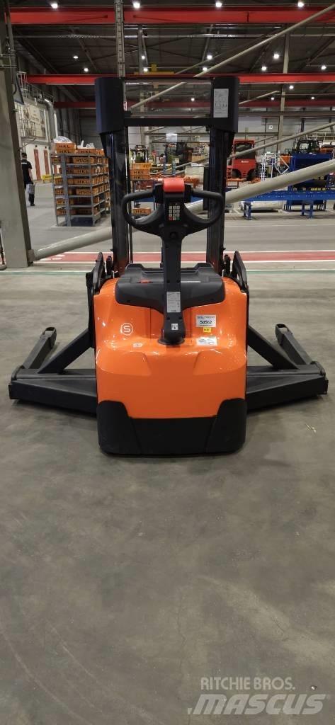 Toyota SWE140S Deichselstapler