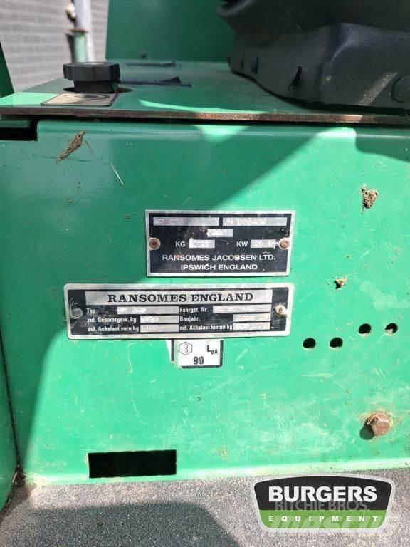 Ransomes AR250 Reitermäher