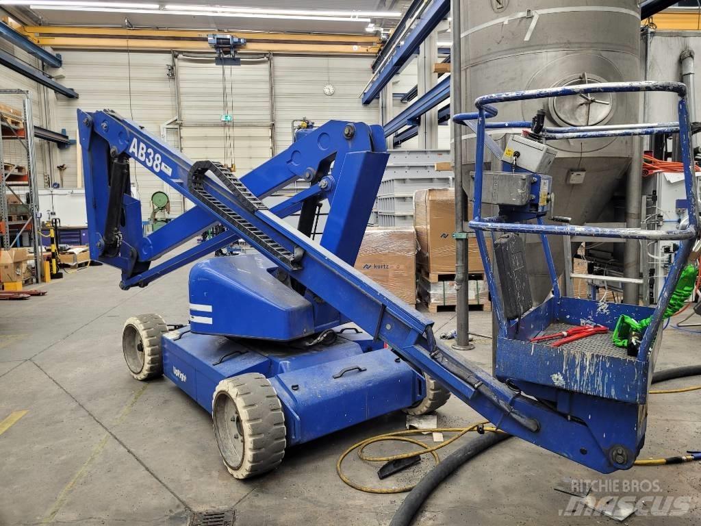 UpRight AB38 Gelenkteleskoparbeitsbühnen