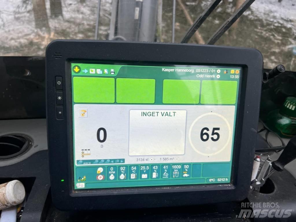 John Deere 1170G Harvester