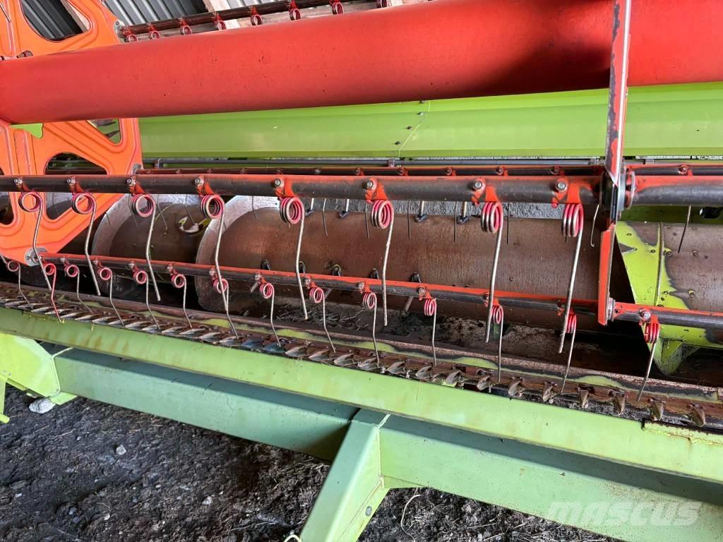 CLAAS Tucano 320 Mähdrescher