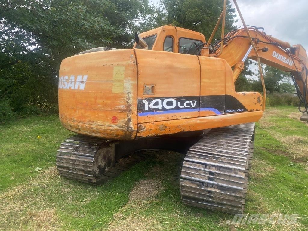Doosan DX 140 Mobilbagger