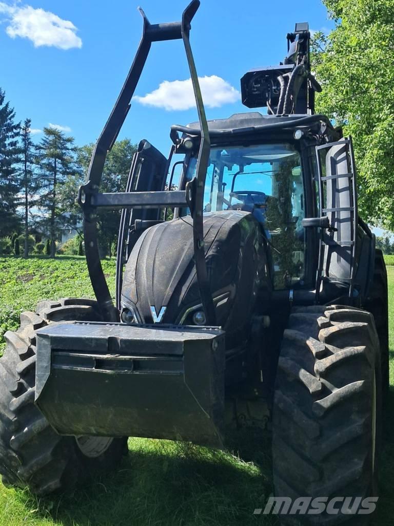 Valtra T 174 Sonstige Forstmaschinen