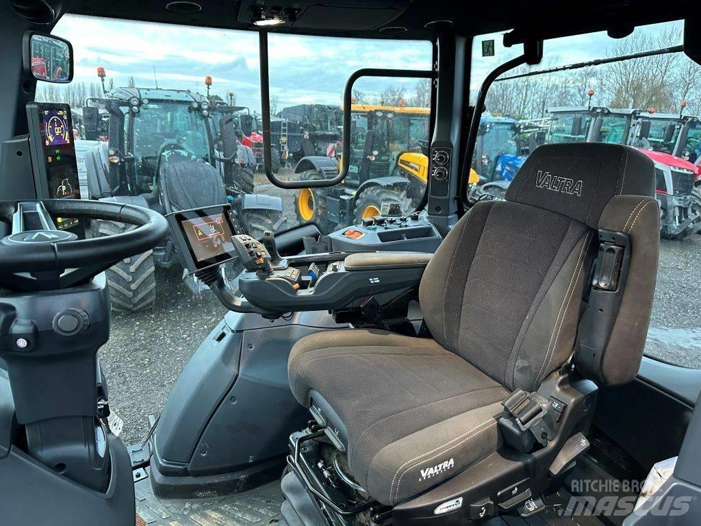 Valtra T 235 Direct Traktoren