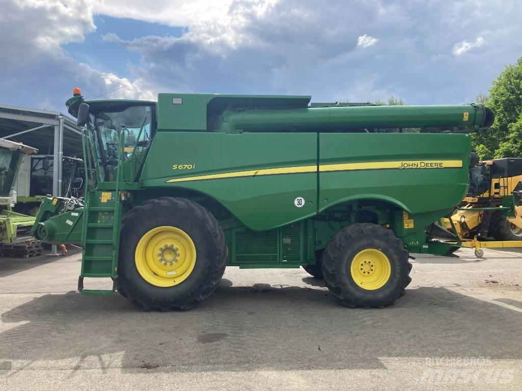 John Deere S 670 i Mähdrescher