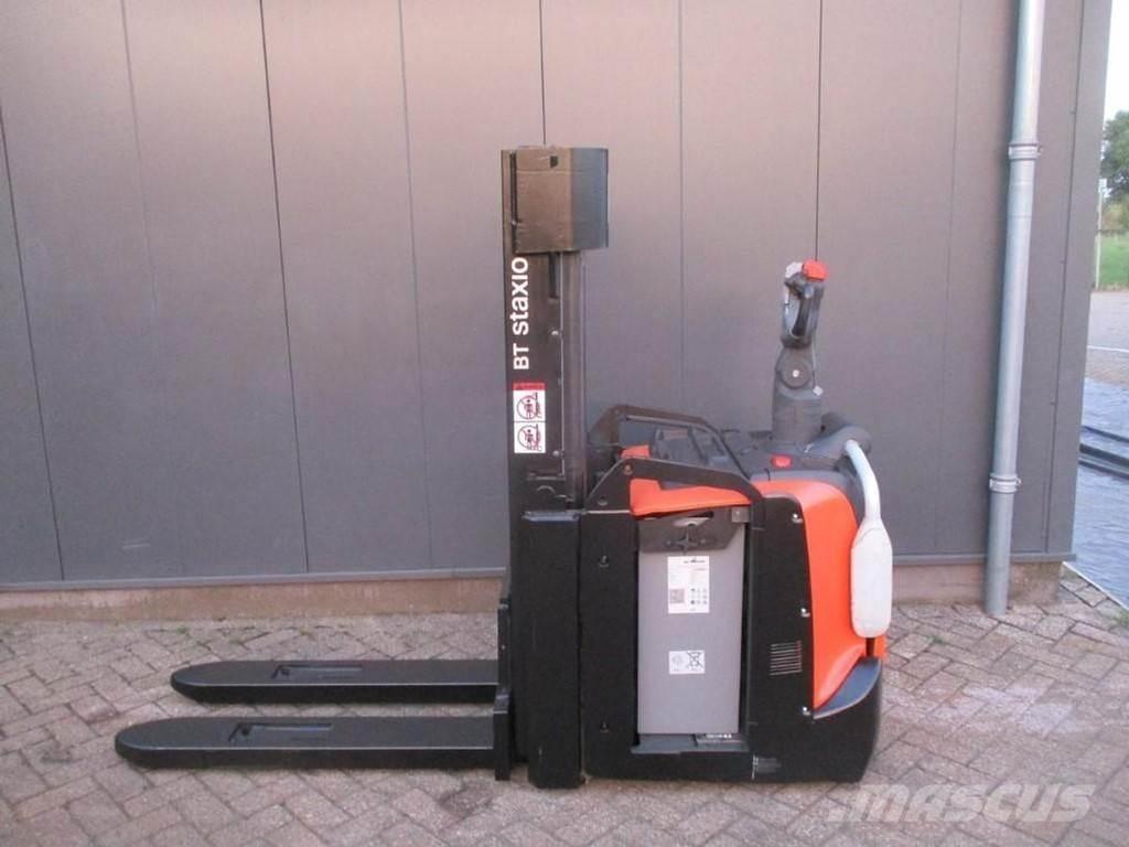 Toyota SPE200D Gabelstapler mit Fahrerstand