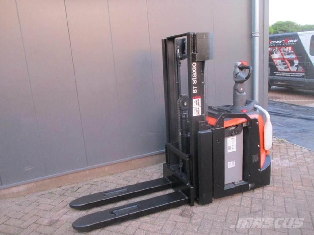 Toyota SPE200D Gabelstapler mit Fahrerstand