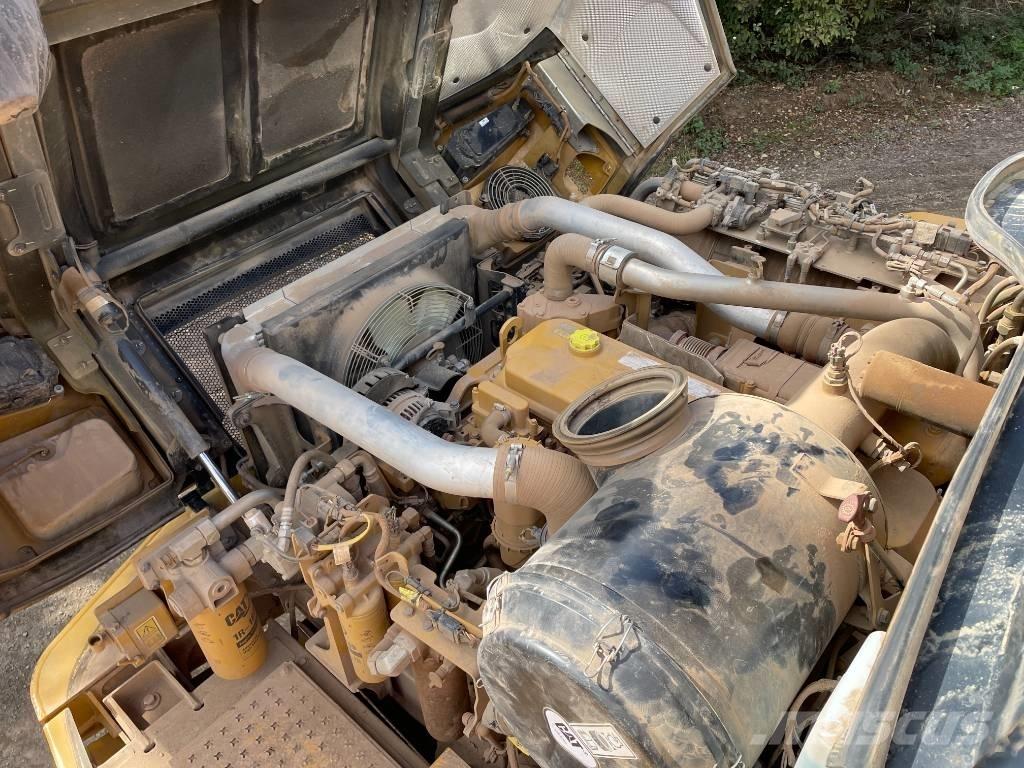 CAT 730 C Dumper - Knickgelenk