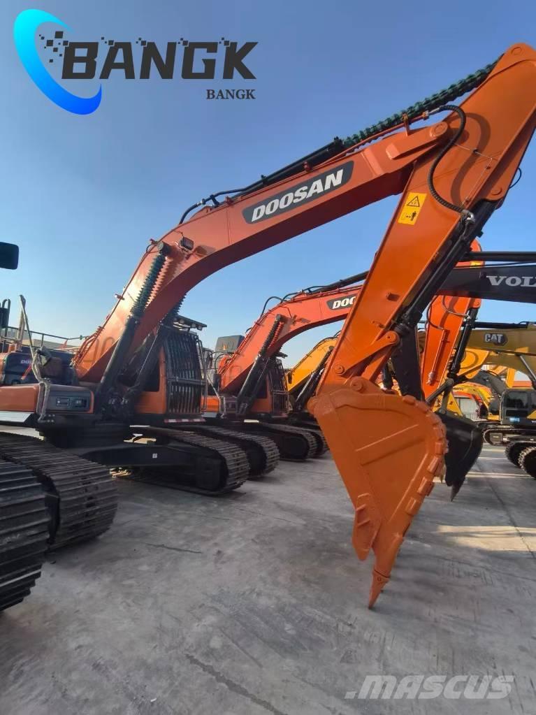 Doosan DX 300 LC Raupenbagger