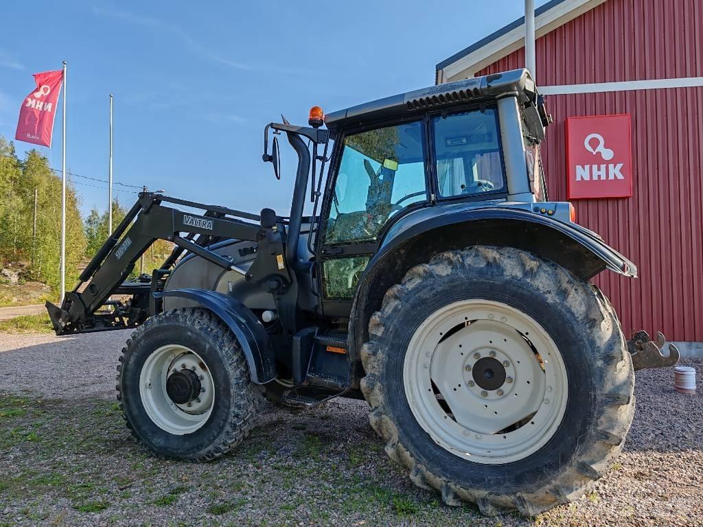 Valtra M 130 Traktoren