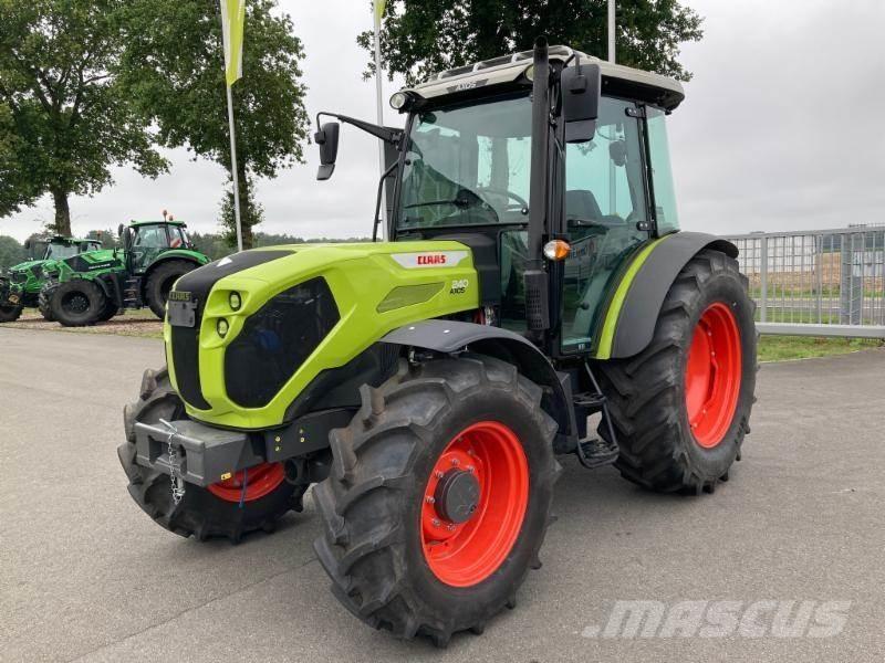 CLAAS AXOS 240 Traktoren