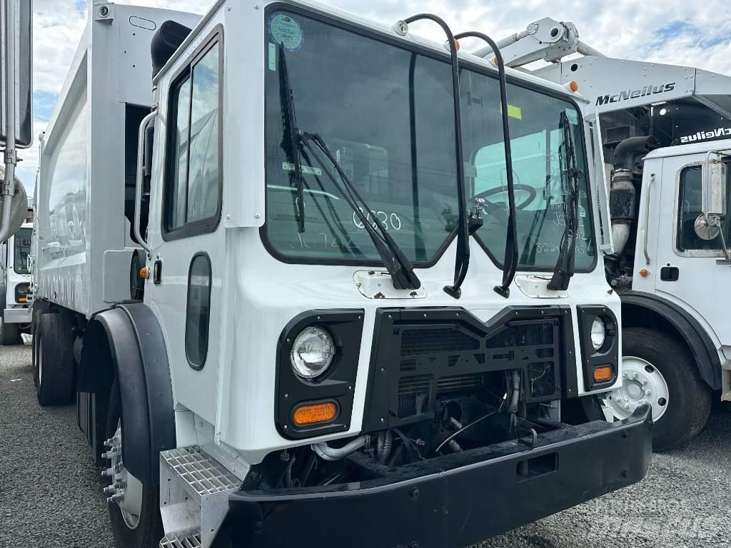 Mack MRU 633 Müllwagen