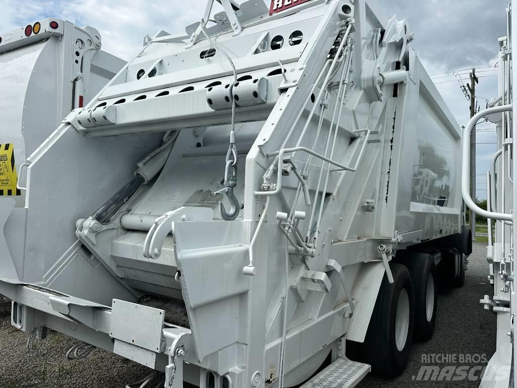 Mack MRU 633 Müllwagen