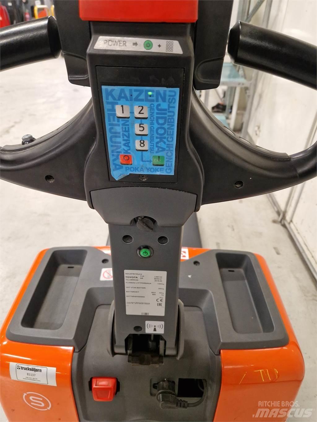 Toyota LWE130 Niedergabelstapler