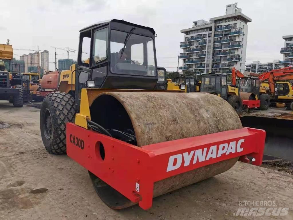 Dynapac CA 30 D Walzenzüge