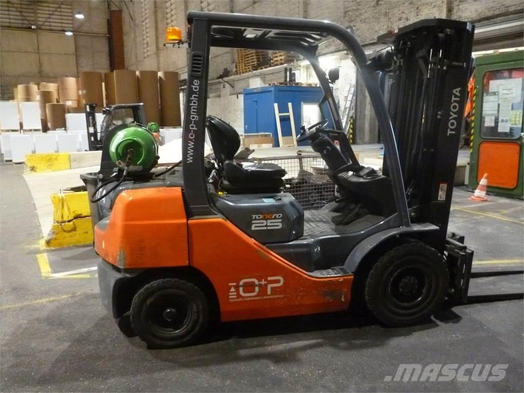 Toyota 02-8FGF25 LPG heftrucks