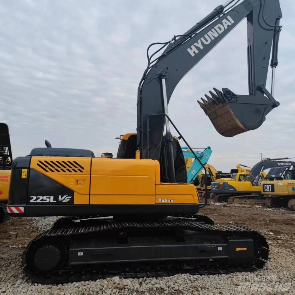 Hyundai 225VS Raupenbagger