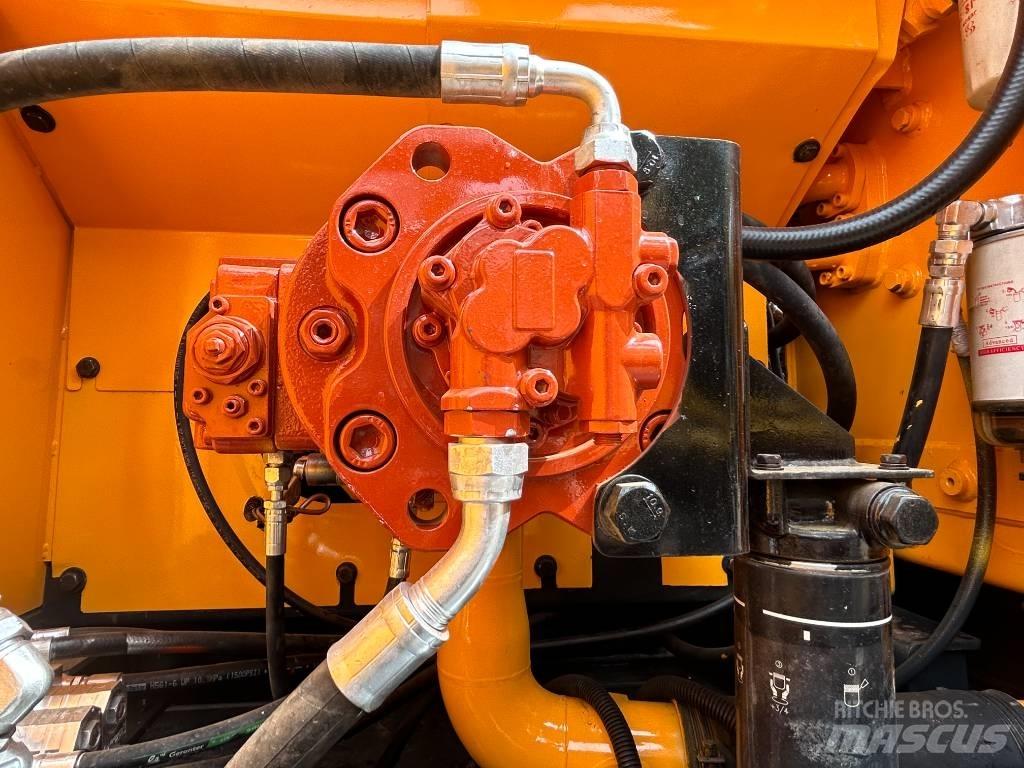 Hyundai 220-9S Raupenbagger