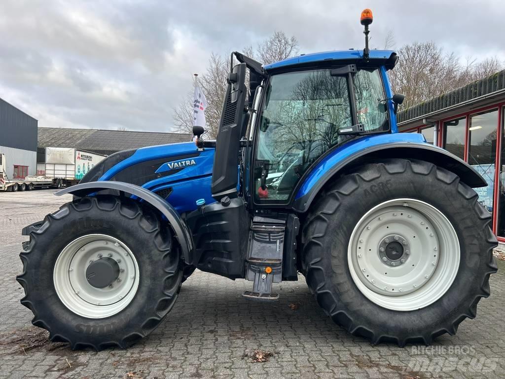 Valtra T194 A Traktoren