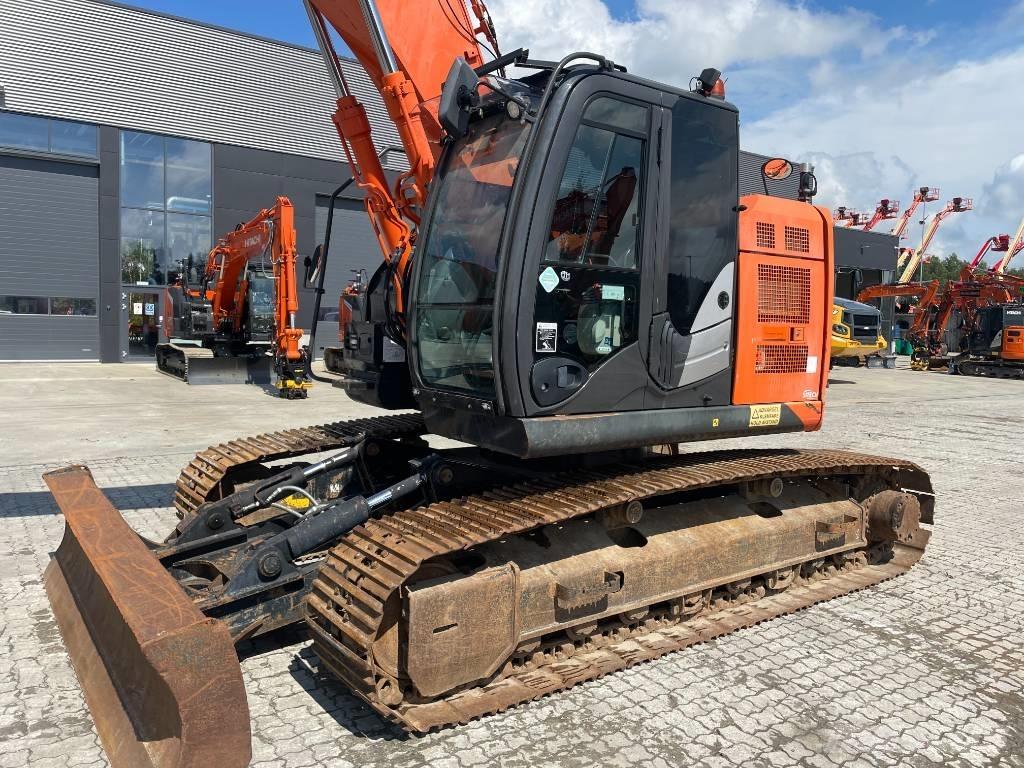 Hitachi ZX225USLC-5 Raupenbagger