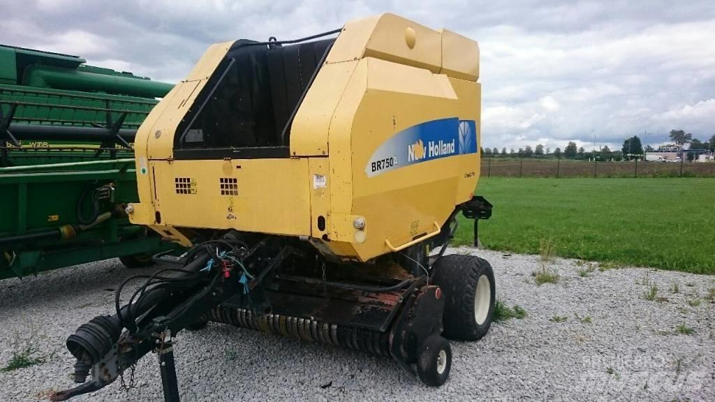 New Holland BR750A Rundballenpressen